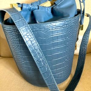 NWT Handmade Italian leather bucket bag